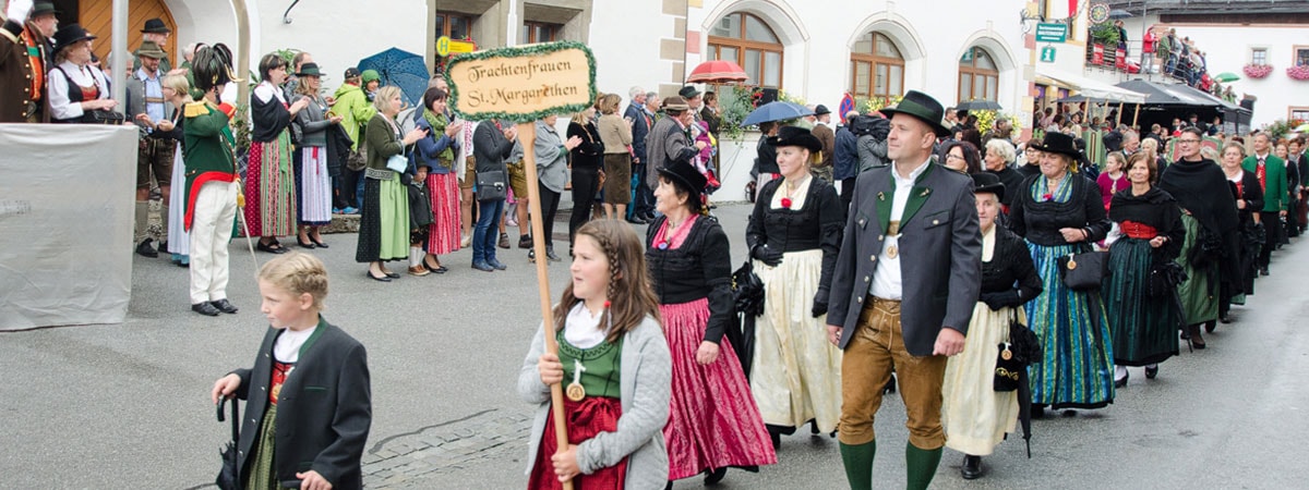 Trachtenfrauen St.Margarethen